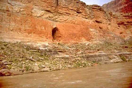 ΣΠΗΛΑΙΟ ΣΤΗΝ ΑΡΙΖΟΝΑ ( G.E.Kinkaid Cave )ΟΠΟΥ ΒΡΕΘΗΚΑΝ ΤΑΦΟΙ ΚΑΙ ΧΩΡΟΙ ΛΑΤΡΕΙΑΣ