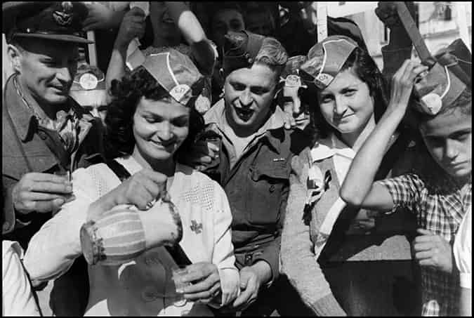 Η Απελευθέρωση της Αθήνας από τις Γερμανικές Δυνάμεις Κατοχής