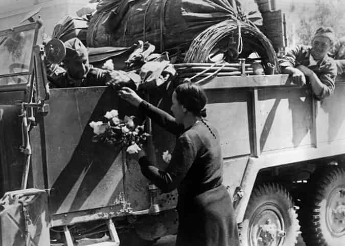 Η Απελευθέρωση της Αθήνας από τις Γερμανικές Δυνάμεις Κατοχής