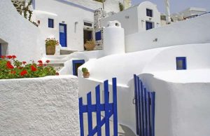 Τα Καλοκαίρια των Αρχαίων Ελλήνων Παραδοσιακό χωριό της Θήρας στην Σαντορίνη