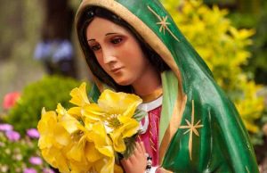 Παρθένος Μαρία και Θεά Αθηνά. Μία Θεία Σύγκλιση Παρθένος Μαρία, άγαλμα