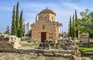 Γιατί χτίστηκαν εκκλησίες πάνω σε αρχαίους ναούς εκκλησία