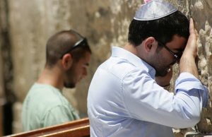 Τι Συμβολίζει το Εβραϊκό Κιπά. Γιατί οι Χριστιανικές Εκκλησίες μοιάζουν να το χρησιμοποιούν