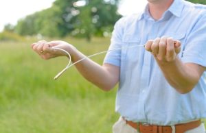 Η μυστηριώδης τέχνη της ραβδοσκοπίας ραβδοσκοπία