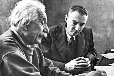 Το Άκρως Απόρρητο Έγγραφο του Albert Einstein και Robert Oppenheimer για τις Σχέσεις με τους Κατοίκους των Ουρανίων σωμάτων