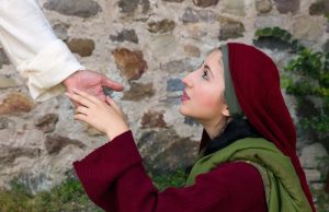 Τα Μυστικά της Μαρίας Μαγδαληνής (History Channel) Η Μαρία Μαγδαληνή κρατά το χέρι του Ιησού