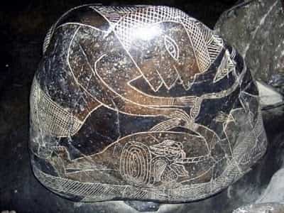 Αν οι Δεινόσαυροι Υπήρξαν πριν τον Άνθρωπο, τότε Ποιός... τους Ζωγράφισε στις Πέτρες του Περού;