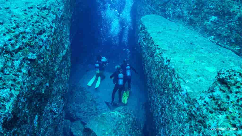 Yonaguni: Η Μεγαλύτερη Ελληνική Κατασκευή του 10.000 στον Βυθό της Ιαπωνίας