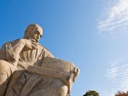 Ποιοί μας Κυβερνούν; Ο Αριστοφάνης Απαντά Ιδιαίτερα Καυστικά… Άγαλμα του Αριστοφάνη