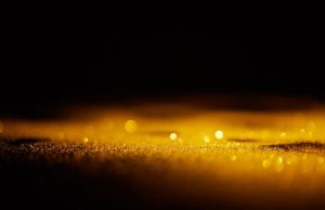 Ελαφρύς Χρυσός. Δουλεύουμε για τους Ανουνάκι;