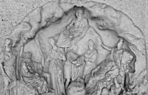 Ο Διόνυσος ως Θείο Βρέφος στη «Φάτνη» του. 330 π.X. Ο Διόνυσος ως Θείο Βρέφος στη «Φάτνη» του. 330 π.X.