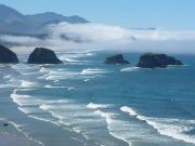 Στον διάλογο Μ. Αλεξάνδρου και Διογένη αναφέρεται μία ήπειρος πέρα από τον μεγάλο ωκεανό μεγαλύτερη από την Ασία