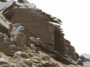 Σαν ένα Δρακόσπιτο στον πλανήτη Άρη με καμάρα στην είσοδο