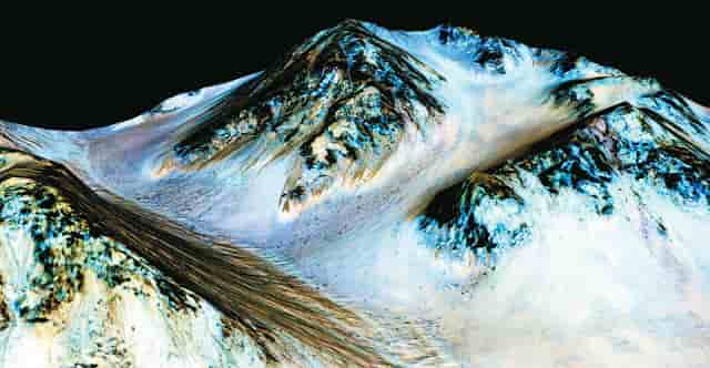 Χιονισμένες πλαγιές του Αρη. ΦΩΤΟΓΡΑΦΙΑ: NASA