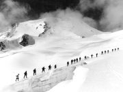 Τι Έκρυψαν στην Ανταρκτική Χίτλερ και Ερπετοειδή; Στράτευμα σε γερμανικό χιονισμένο βουνό