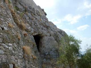 αθέατα σπήλαια της Ακρόπολης
