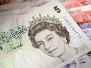 Πούτιν: Η Βασίλισσα Ελισάβετ Δεν Είναι Άνθρωπος Βασίλισσα Ελισάβετ σε χαρτονόμισμα