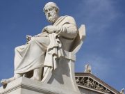 Τι είπε ο Πλάτων; Αγαλμα του Πλάτωνα μπροστά από την Ακαδημία Αθηνών