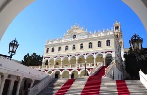 Τι Κρύβεται Κάτω από Την Παναγία της Τήνου… Παναγία της Τήνου