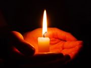 Άγιο Φώς και Καβείρια Μυστήρια… Κερί στο χέρι