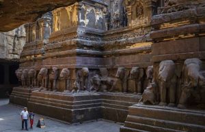Σπήλαια Ellora. Ένα μοναδικό κατόρθωμα γλυπτικής Ένα από τα σπήλαια Ellora