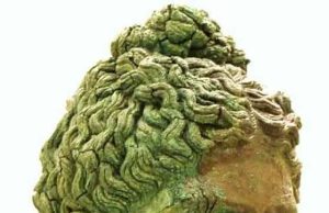 Το Ιερό Φως της Δήλου που Έπλεε στους Ουρανούς