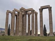 Ολυμπιείον – Ιερό και Ναός του Ολυμπίου Διός Στύλοι του Ολυμπίου Διος