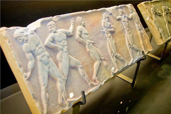 Σταθμός στο μέτρο της Χιλής ονομάζεται Ελλάδα ! ! !