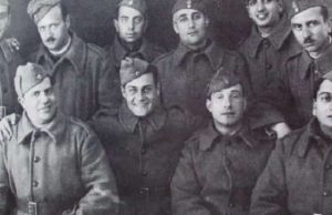 Φωτογραφία «εξηγεί» γιατί το δύσκολο 1940 νικήσαμε ενώ τώρα δεν σηκώνουμε κεφάλι Λάμπρος Κωνσταντάρας και άλλοι στρατιώτες του ¨40