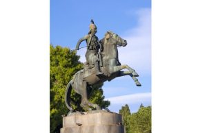 Γ. Καραϊσκάκης: «Ρώτησα τον Μπούτσον μου και μου Είπε να Μη σε Προσκυνήσω» Γεώργιος Καραϊσκάκης