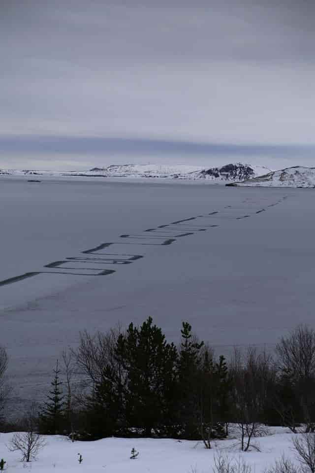 Μυστηριώδης Μαίανδρος Εμφανίζεται σε λίμνη της Ισλανδίας