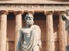 αρχαίος ναός και αγάλματα