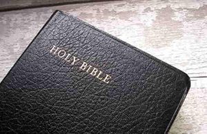 Το Μίσος του Θεού Γιαχβέ, Κατά των Ελλήνων