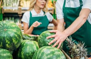 5 Έξυπνα Κόλπα για να Διαλέγουμε Πάντα το Τέλειο Καρπούζι. Ένας αγρότης μας αποκαλύπτει: καρπούζια
