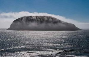 Άγνωστα Νεκροταφεία Βρυκολάκων σε Μυστηριώδη Ερημονήσια της Ελλάδας