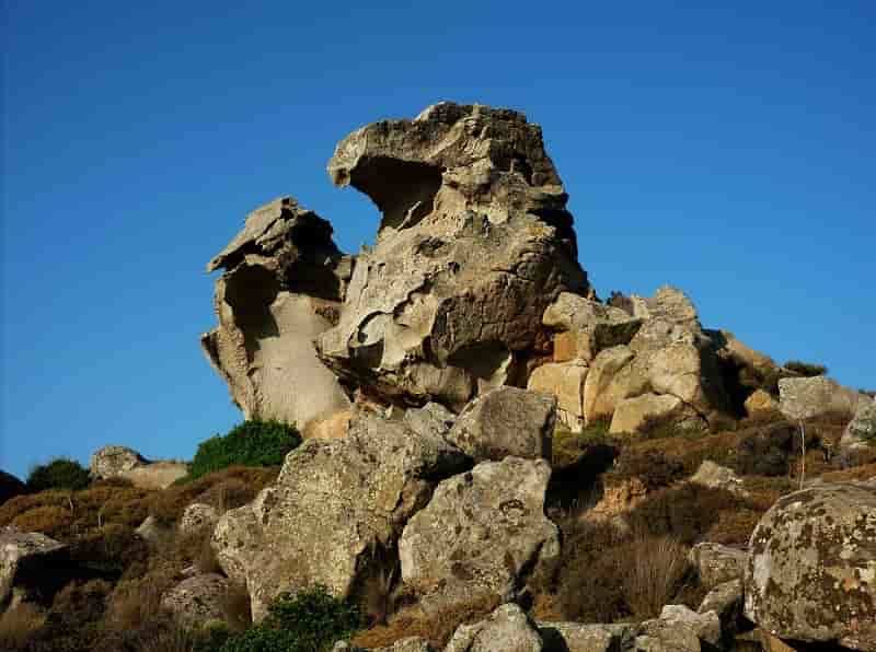 Άγνωστα νεκροταφεία βρυκολάκων σε μυστηριώδη ερημονήσια της Ελλάδας