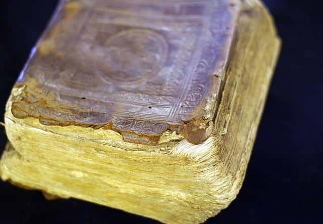 Κυμβάλειον: Το Θρυλικό Απόκρυφο βιβλίο του Ερμή Τρισμέγιστου που Γλίτωσε από την Καταστροφή της Βιβλιοθήκης της Αλεξάνδρειας