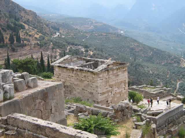 Τι Υπάρχει Κάτω από το Μαντείο των Δελφών