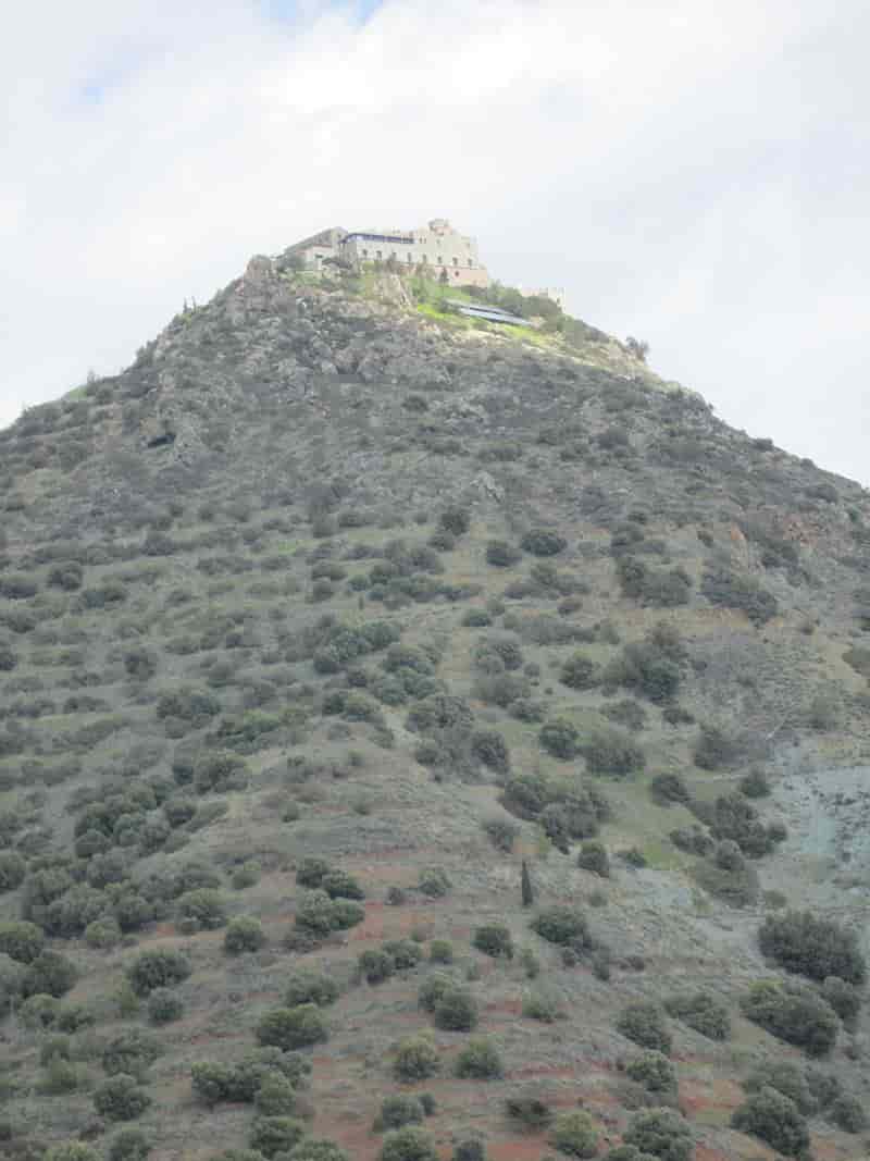 ΣΤΑΥΡΟΒΟΥΝΙ ΛΕΥΚΩΣΙΑΣ με ΠΑΡΑΔΟΞΑ ΟΝΤΑ και ΜΥΣΤΙΚΑ. Μία ΠΥΡΑΜΙΔΑ;