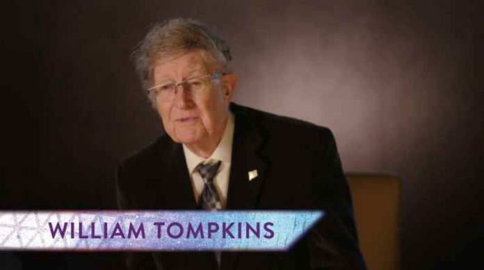 William Tompkins: Ερπετοειδείς. Τι Έγινε στη Σελήνη (video)