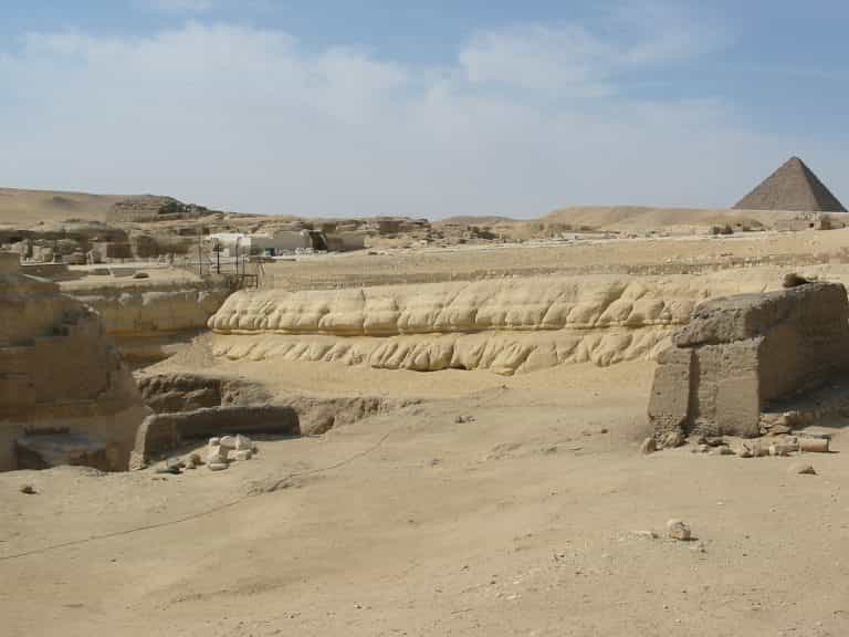 Η Μεγάλη Σφίγγα στο οροπέδιο της Γκίζας στην Αίγυπτο