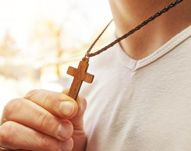Το πείραμα για τον Χριστιανικό Σταυρό που λέγεται ότι «τάραξε» πιστούς και μη