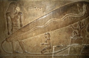 Η Μυστηριώδης «Λάμπα» στην Αρχαία Ελληνική Πόλη Ντέντερα της Αιγύπτου