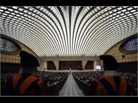 Το Σκοτεινό Μυστικό στην Αίθουσα Ακροατηρίων του Πάπα στο Βατικανό !!! (εικόνες)