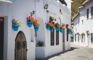 H Πόλη Χωρίς Αστυνομία με 0% Ανεργία 1200 ευρώ Μισθό και Σπίτια με 15 ευρώ τον Μήνα