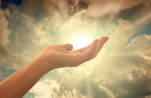 Κάποια Άτομα Δεν Έρχονται Τυχαία στην Ζωή μας: Τα 5 Είδη Κοσμικών Δεσμών