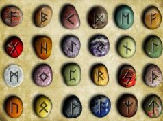 Η επιλογή ενός Ρούνου μας αποκαλύπτει το μήνυμά του που προσφέρει μια ενστικτώδη καθοδήγηση