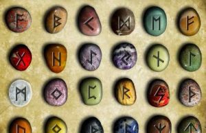 Η επιλογή ενός Ρούνου μας αποκαλύπτει το μήνυμά του που προσφέρει μια ενστικτώδη καθοδήγηση