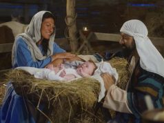 Η ΓΕΝΝΗΣΗ ΤΟΥ ΘΕΑΝΘΡΩΠΟΥ ΣΤΟΝ ΑΙΣΧΥΛΟ και ΤΟΝ ΕΥΡΙΠΙΔΗ Μαρία και Ιωσήφ μιλώντας και φροντίζοντας το μωρό Ιησού