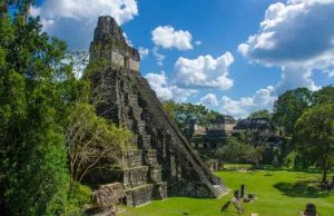 Η Μεγαλόπολη των Μάγια κάτω από τη Ζούγκλα πυραμίδα Μάγιας
